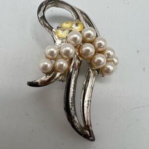 Chic Silver and Pearl Floral Brooch